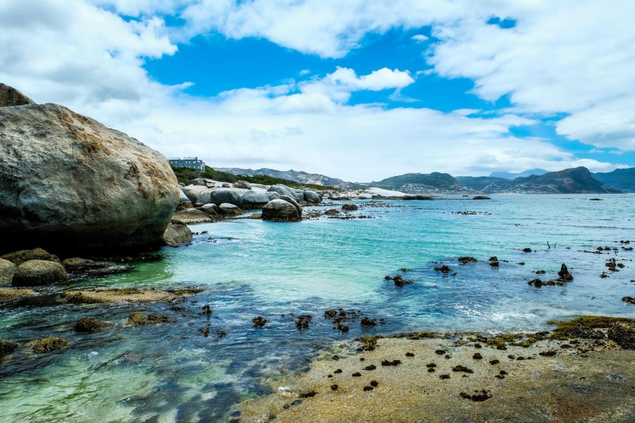 Boulders Beach Hotel, Cafe And Curio Shop Саймонс-Таун Екстер'єр фото